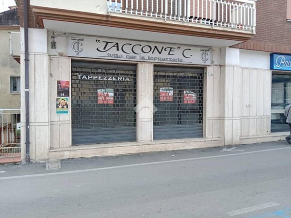 negozio in affitto ad Atripalda