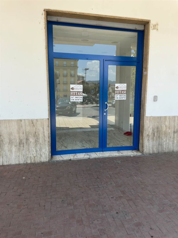 negozio in affitto ad Atripalda