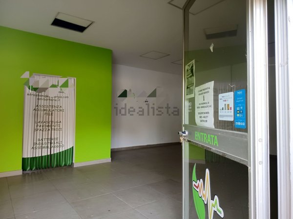 locale commerciale in affitto ad Atripalda