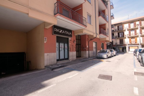 locale commerciale in affitto ad Atripalda