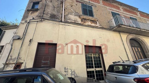 locale commerciale in affitto ad Avella