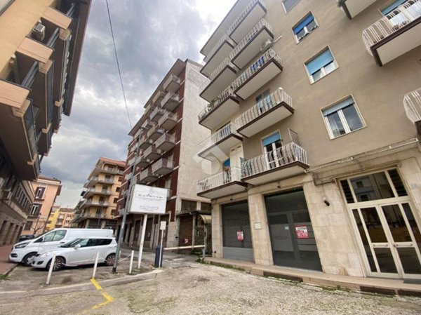 locale commerciale in affitto ad Avellino