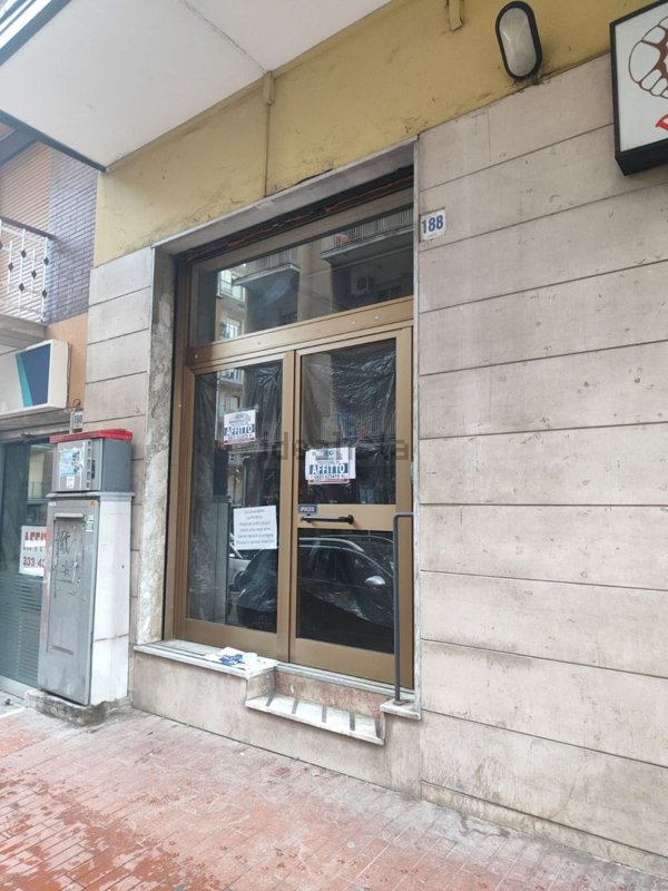 locale commerciale in affitto ad Avellino