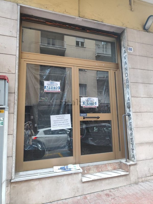 locale commerciale in affitto ad Avellino