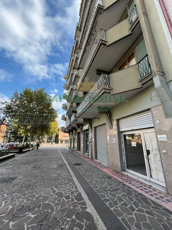 locale commerciale in affitto ad Avellino in zona Centro Città