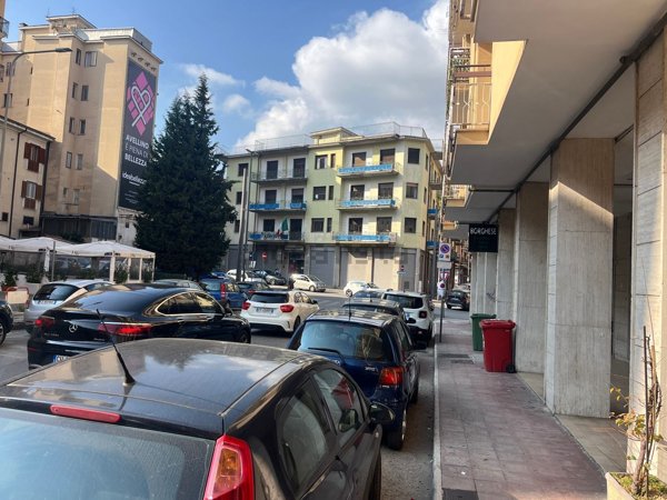 locale commerciale in affitto ad Avellino