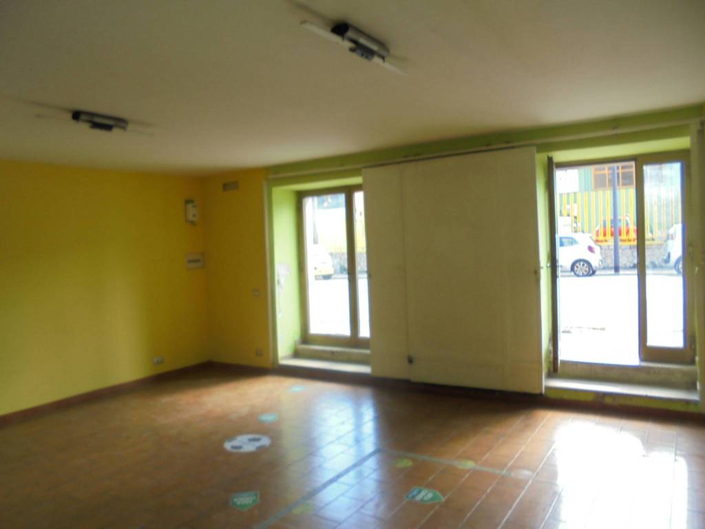 negozio in affitto ad Avellino in zona Centro Città