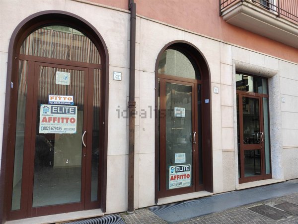 locale commerciale in affitto ad Avellino