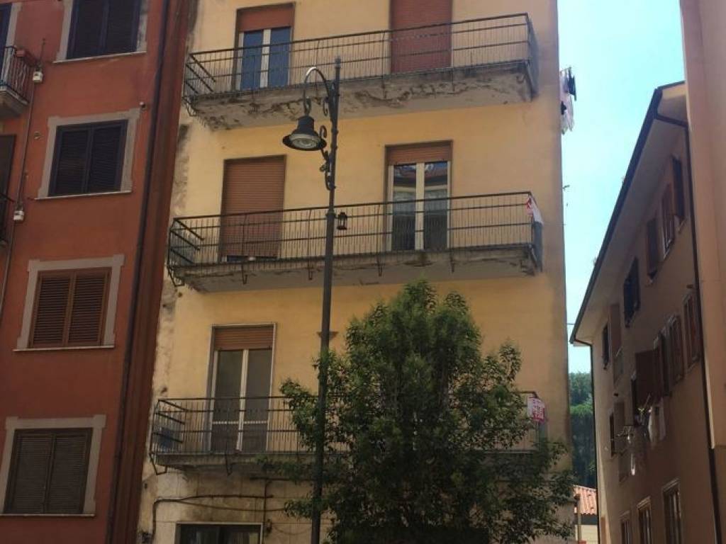 negozio in affitto ad Avellino