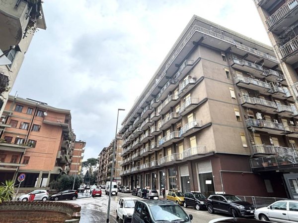 negozio in affitto ad Avellino