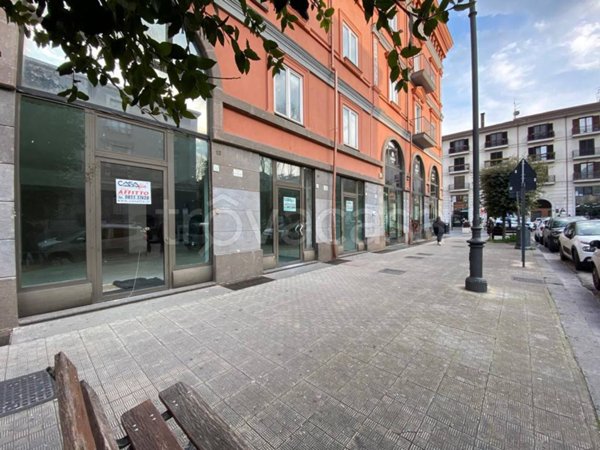 negozio in affitto ad Avellino