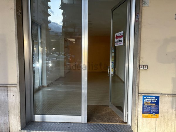 locale commerciale in affitto ad Avellino