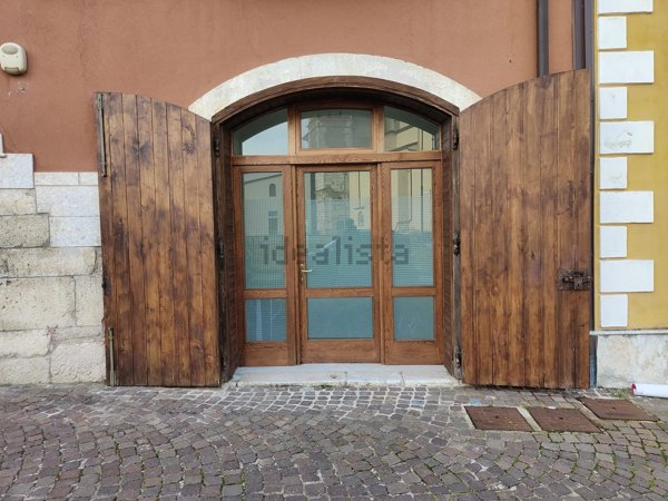 locale commerciale in affitto ad Avellino