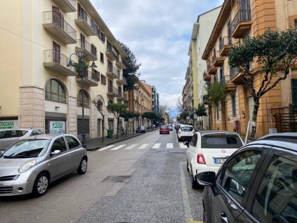 negozio in affitto ad Avellino in zona Centro Città