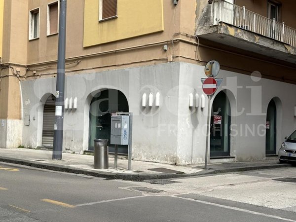 negozio in affitto ad Avellino