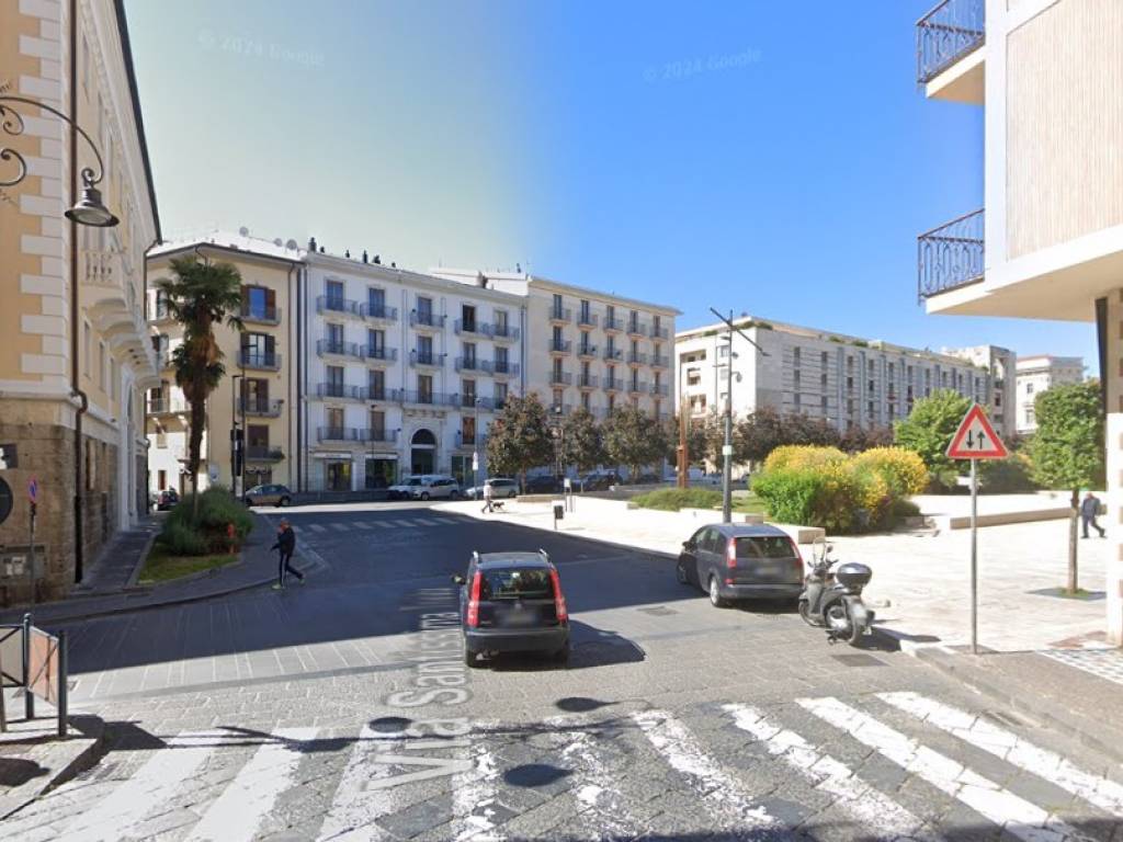 negozio in affitto ad Avellino