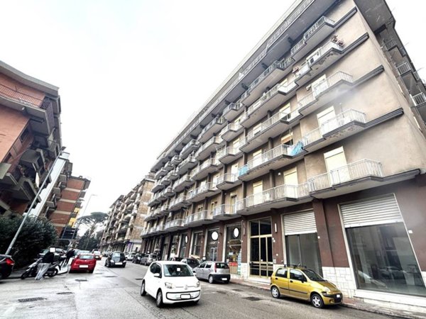 negozio in affitto ad Avellino