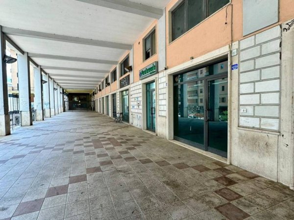 negozio in affitto ad Avellino