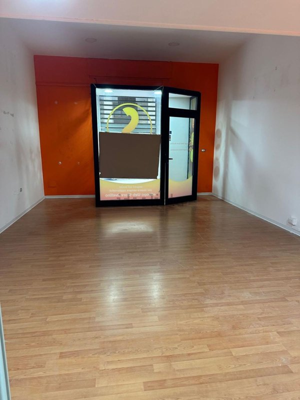 locale commerciale in affitto ad Avellino