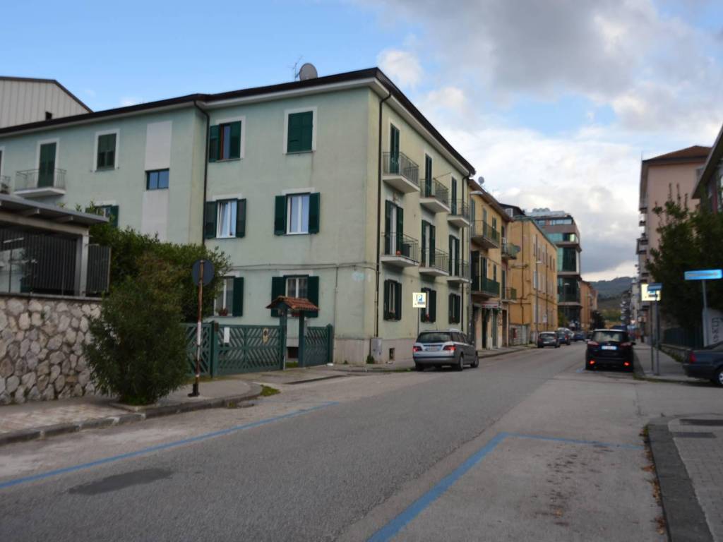 negozio in affitto ad Avellino