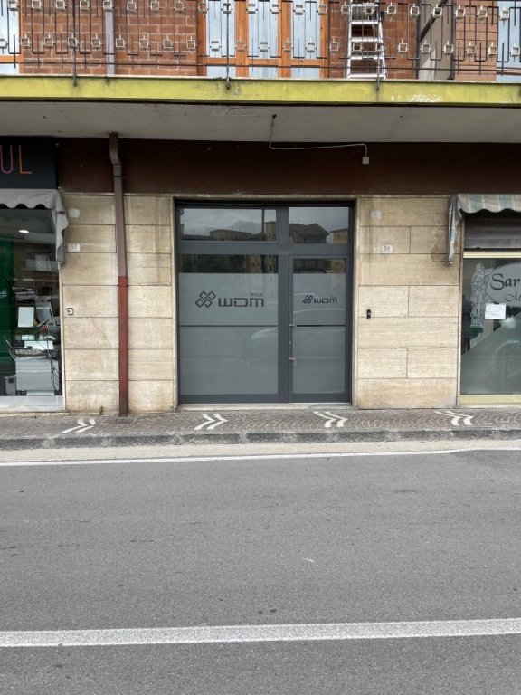 locale commerciale in affitto ad Avellino