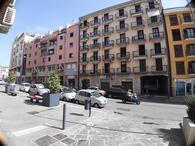 negozio in affitto ad Avellino