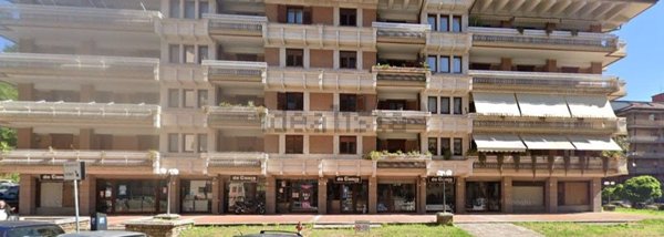 locale commerciale in affitto ad Avellino
