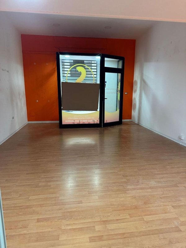 locale commerciale in affitto ad Avellino