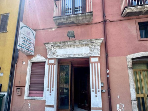 negozio in affitto ad Avellino