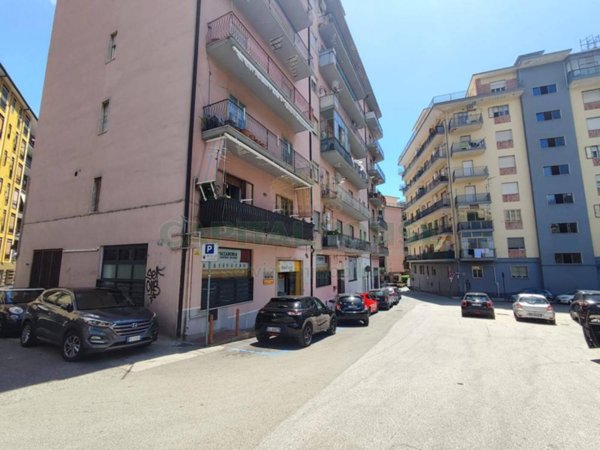 locale commerciale in affitto ad Avellino