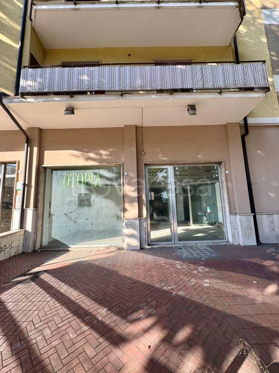 negozio in affitto ad Avellino
