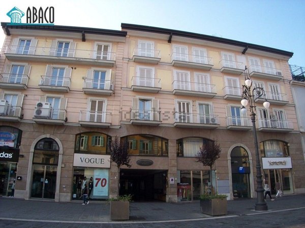 locale commerciale in affitto ad Avellino