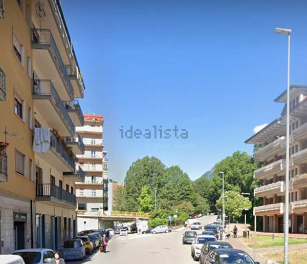 locale commerciale in affitto ad Avellino