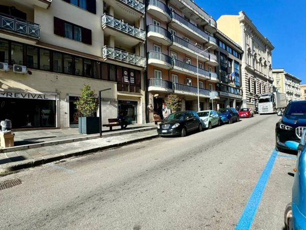 negozio in affitto ad Avellino