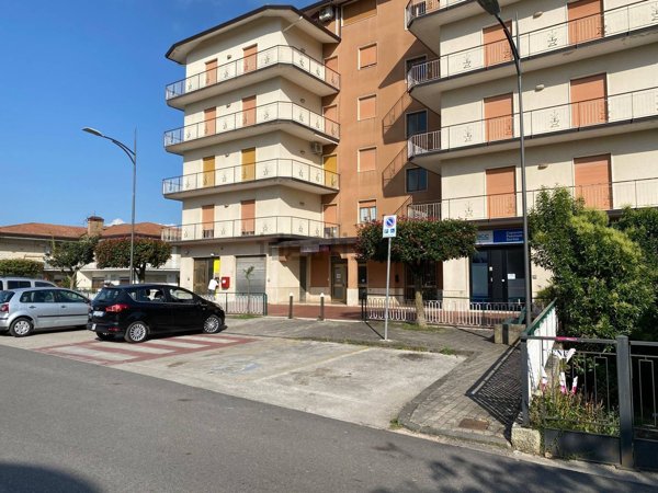 locale commerciale in affitto ad Avellino