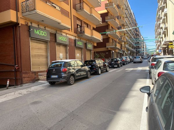 locale commerciale in affitto ad Avellino