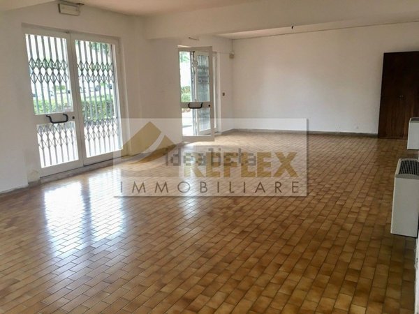 locale commerciale in affitto ad Avellino