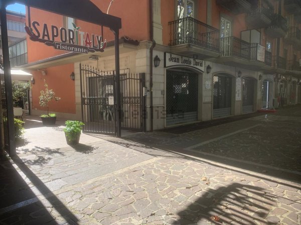 locale commerciale in affitto ad Avellino in zona Centro Città