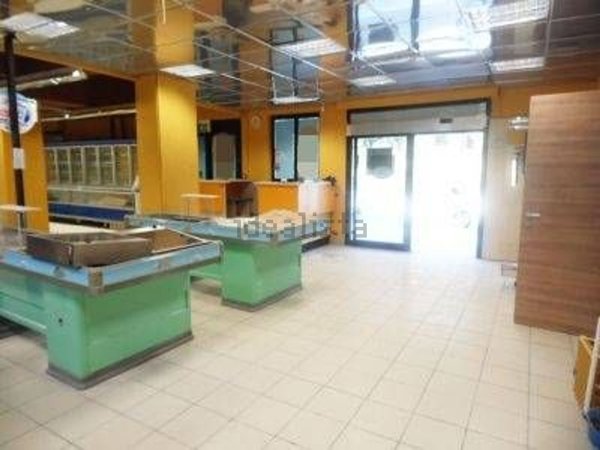 locale commerciale in affitto ad Avellino