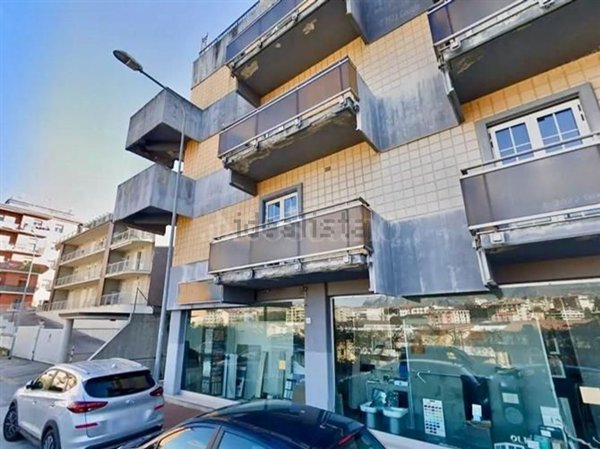 locale commerciale in affitto ad Avellino