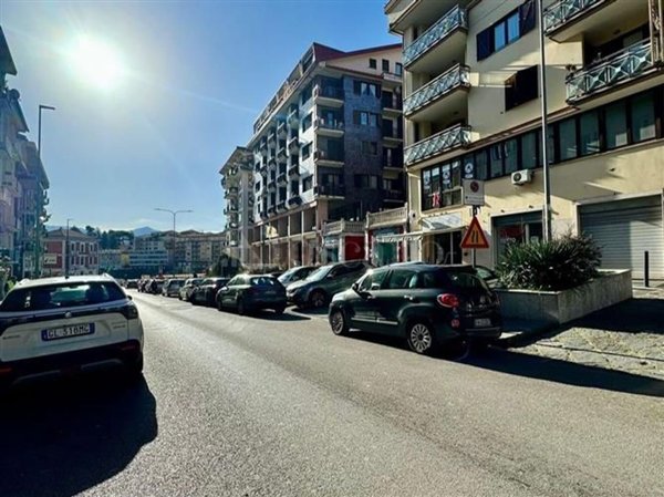locale commerciale in affitto ad Avellino