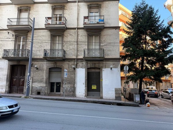locale commerciale in affitto ad Avellino