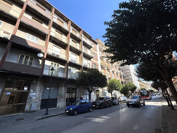locale commerciale in affitto ad Avellino in zona Centro Città