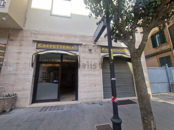locale commerciale in affitto ad Avellino