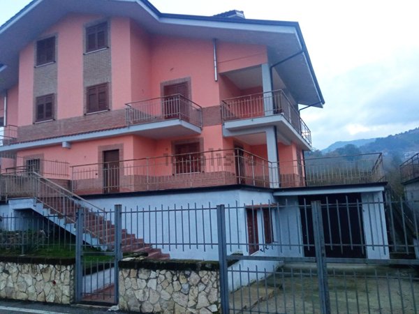 casa indipendente in affitto ad Avellino