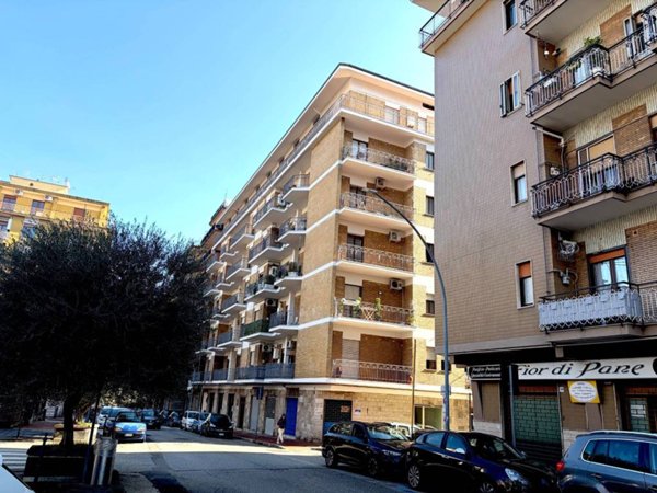 negozio in affitto ad Avellino