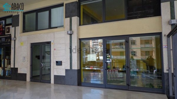 locale commerciale in affitto ad Avellino