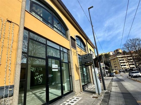 locale commerciale in affitto ad Avellino