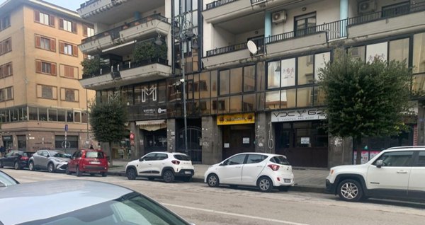 locale commerciale in affitto ad Avellino