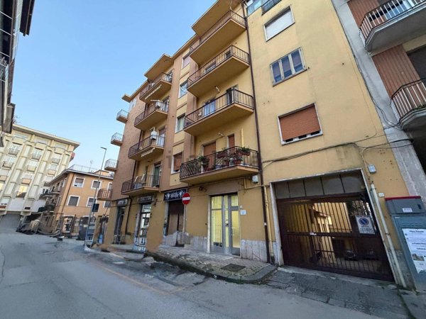 locale commerciale in affitto ad Avellino